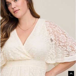 NWT cream lace dolman top from Torrid size 3 (22/24)